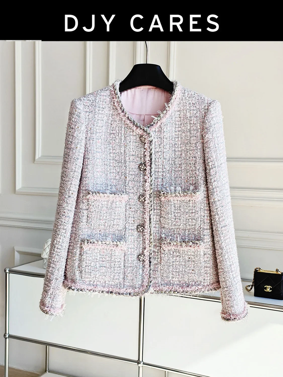 New reducing silver powder four pocket design tweed jacket highlights white top big size
New reducing silver powder four pocket design tweed jacket highlights white top big size