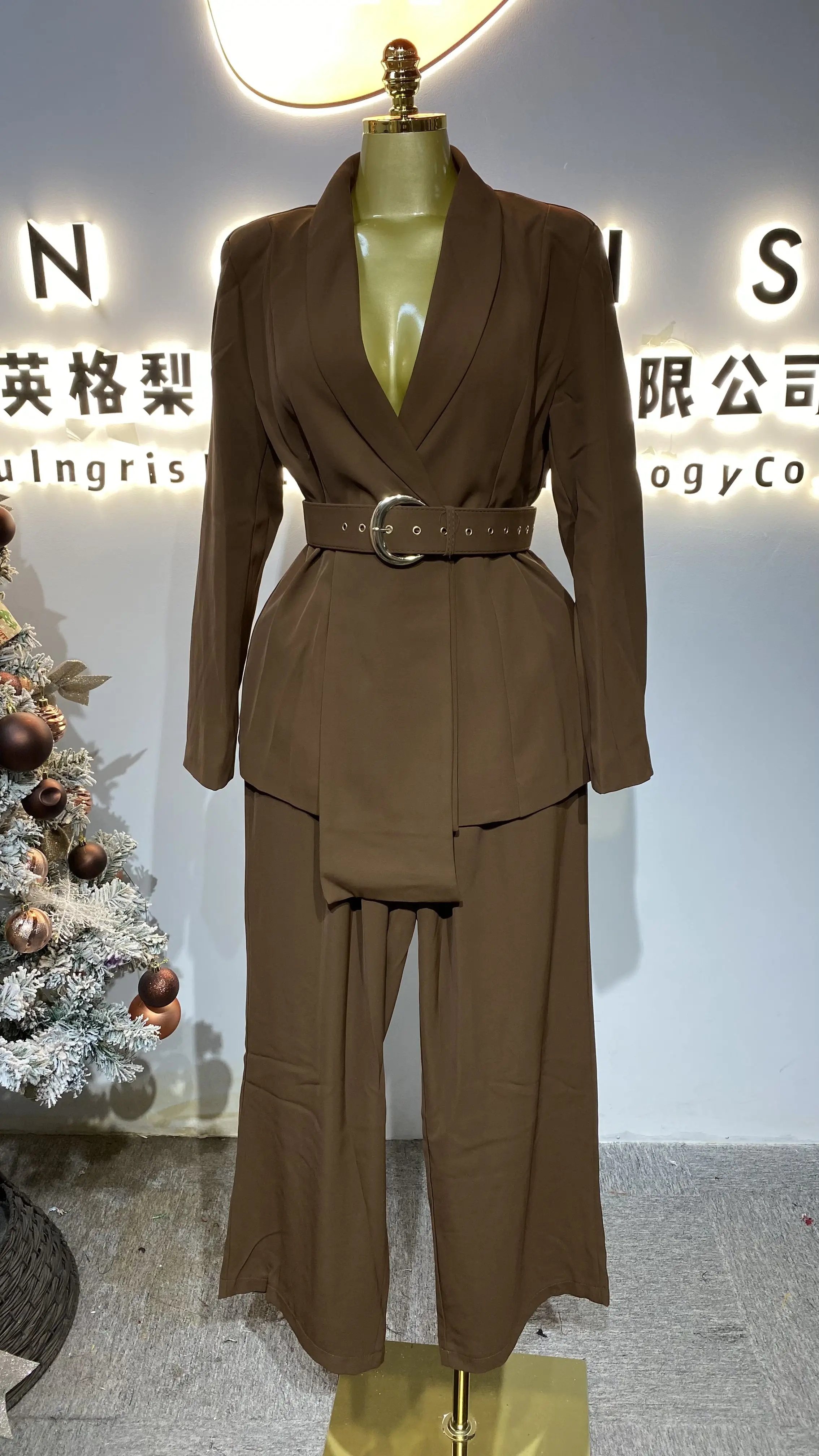 2026 Spring/Summer Women's Fashion Suit, High-Quality Thickened Premium Lace-up Trouser Suit-GZXX612
2026 Spring/Summer Women's Fashion Suit, High-Quality Thickened Premium Lace-up Trouser Suit-GZXX612