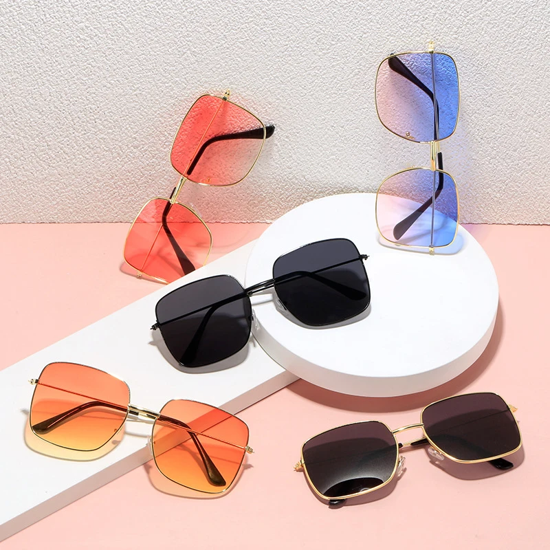 New Vintage Sunglasses Ocean Lenses Sun Glasses Shades Women Men UV Protection Eyewear Summer Beach Glasses
New Vintage Sunglasses Ocean Lenses Sun Glasses Shades Women Men UV Protection Eyewear Summer Beach Glasses