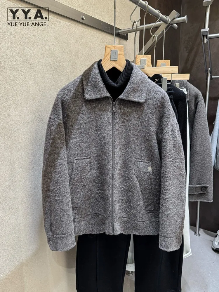 Новая мужская модная куртка на молнии с двойной боковой овечьей шерстью и отложным воротником, свободное пальто, зимнее повседневное мужское рабочее пальто с длинными рукавами
Новая мужская модная куртка на молнии с двойной боковой овечьей шерстью и отложным воротником, свободное пальто, зимнее повседневное мужское рабочее пальто с длинными рукавами