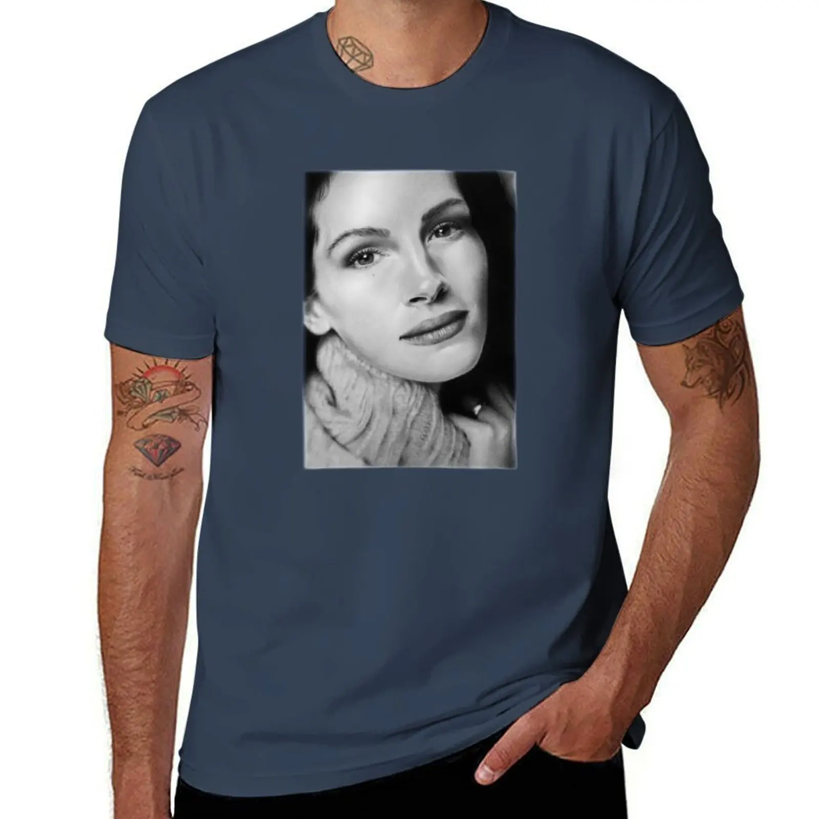 Roberts Julia T-Shirt Vintage Print Crew Neck Tee
Roberts Julia T-Shirt Vintage Print Crew Neck Tee