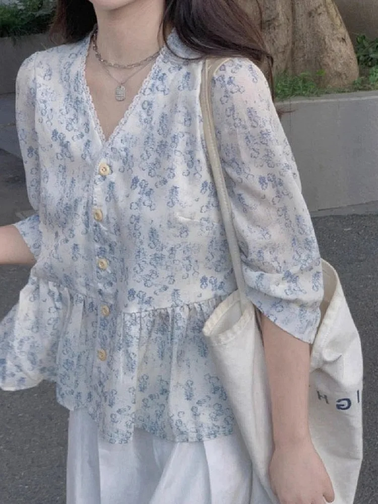 Sweet Elegant Blue Floral V-neck Doll Shirt Women's Summer New Style Gentle Temperament Seven-eighth Sleeve Blouse
Sweet Elegant Blue Floral V-neck Doll Shirt Women's Summer New Style Gentle Temperament Seven-eighth Sleeve Blouse
