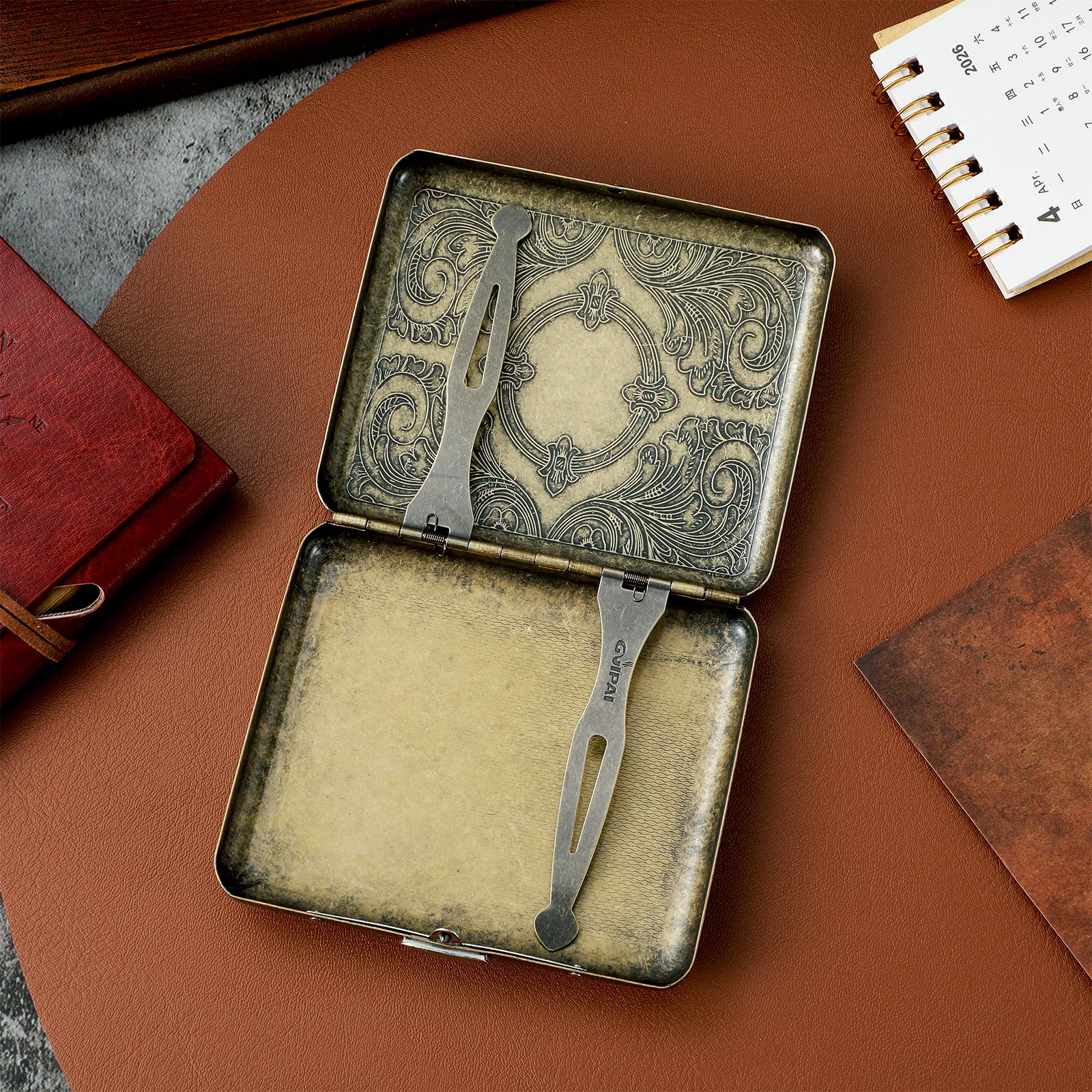 Cigarette Case Stainless Steel Portable Vintage Flipping Cover Cigarette Storage Holder Waterproof Durable Container For
Cigarette Case Stainless Steel Portable Vintage Flipping Cover Cigarette Storage Holder Waterproof Durable Container For