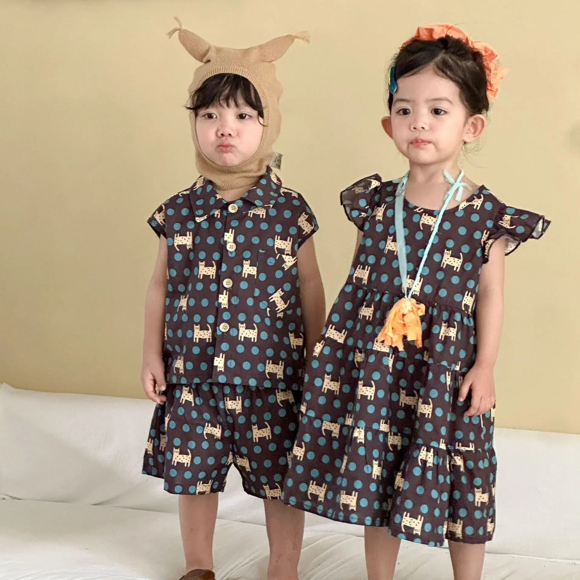 2026 Summer New Children Sleeveless Clothes Set Boys Girls Cotton Dot Shirts + Shorts 2pcs Suit Kids Brother Sister Outfits
2026 Summer New Children Sleeveless Clothes Set Boys Girls Cotton Dot Shirts + Shorts 2pcs Suit Kids Brother Sister Outfits
