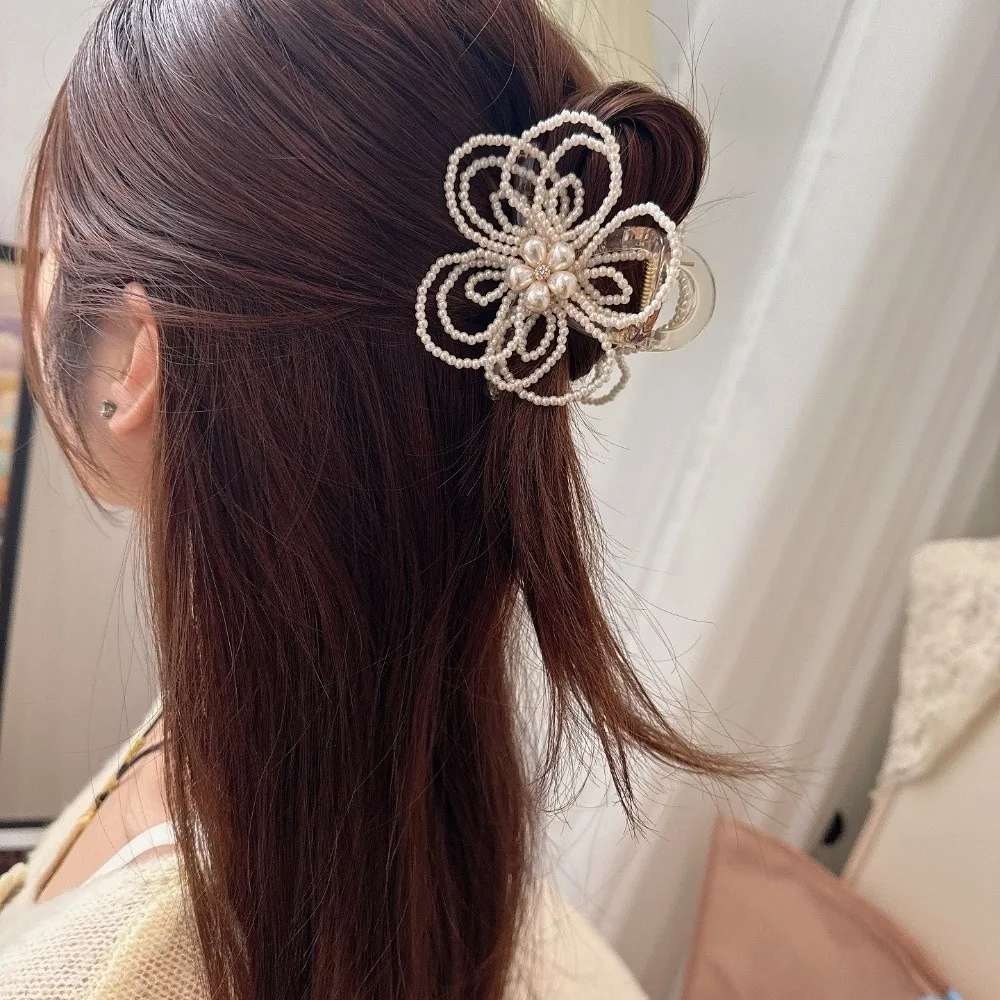 Waterproof Pearls Flower Shark Clip Elegant White Grain-like Beads Hair Claw Sweet Headwear Handmade Beads Hairgrips
Waterproof Pearls Flower Shark Clip Elegant White Grain-like Beads Hair Claw Sweet Headwear Handmade Beads Hairgrips
