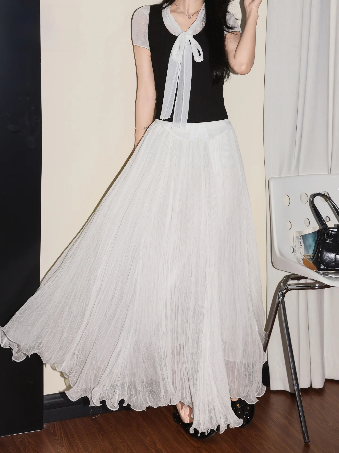 White Pleated Ruffle Hem Mesh Half Skirt Women's New 2026 Summer Textured Large Swaying Lace Long Skirt Casual Style High Wai...
White Pleated Ruffle Hem Mesh Half Skirt Women's New 2026 Summer Textured Large Swaying Lace Long Skirt Casual Style High Wai...
