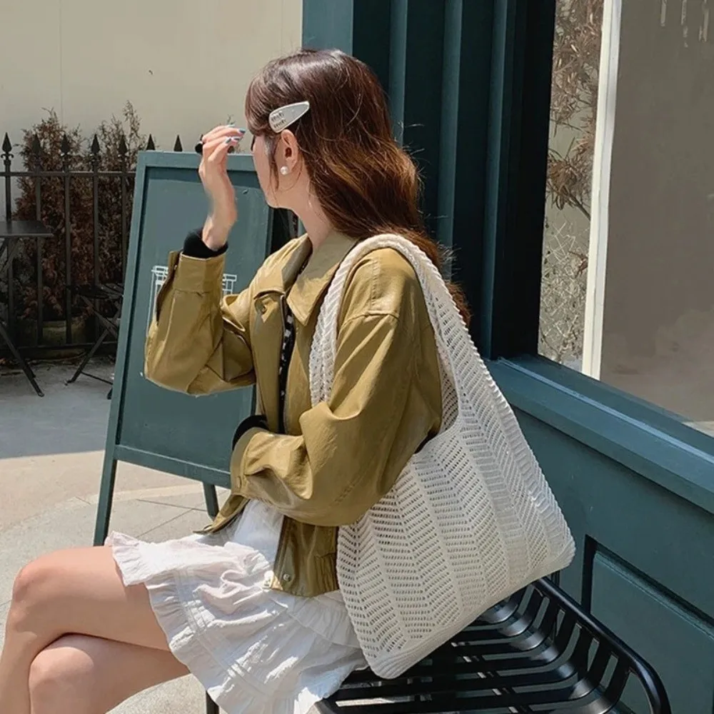 Casual Retro Shoulder Bags Versatile Hollow-out Tote Bag Solid Color Crochet Bag for Women Shopper Bag
Casual Retro Shoulder Bags Versatile Hollow-out Tote Bag Solid Color Crochet Bag for Women Shopper Bag
