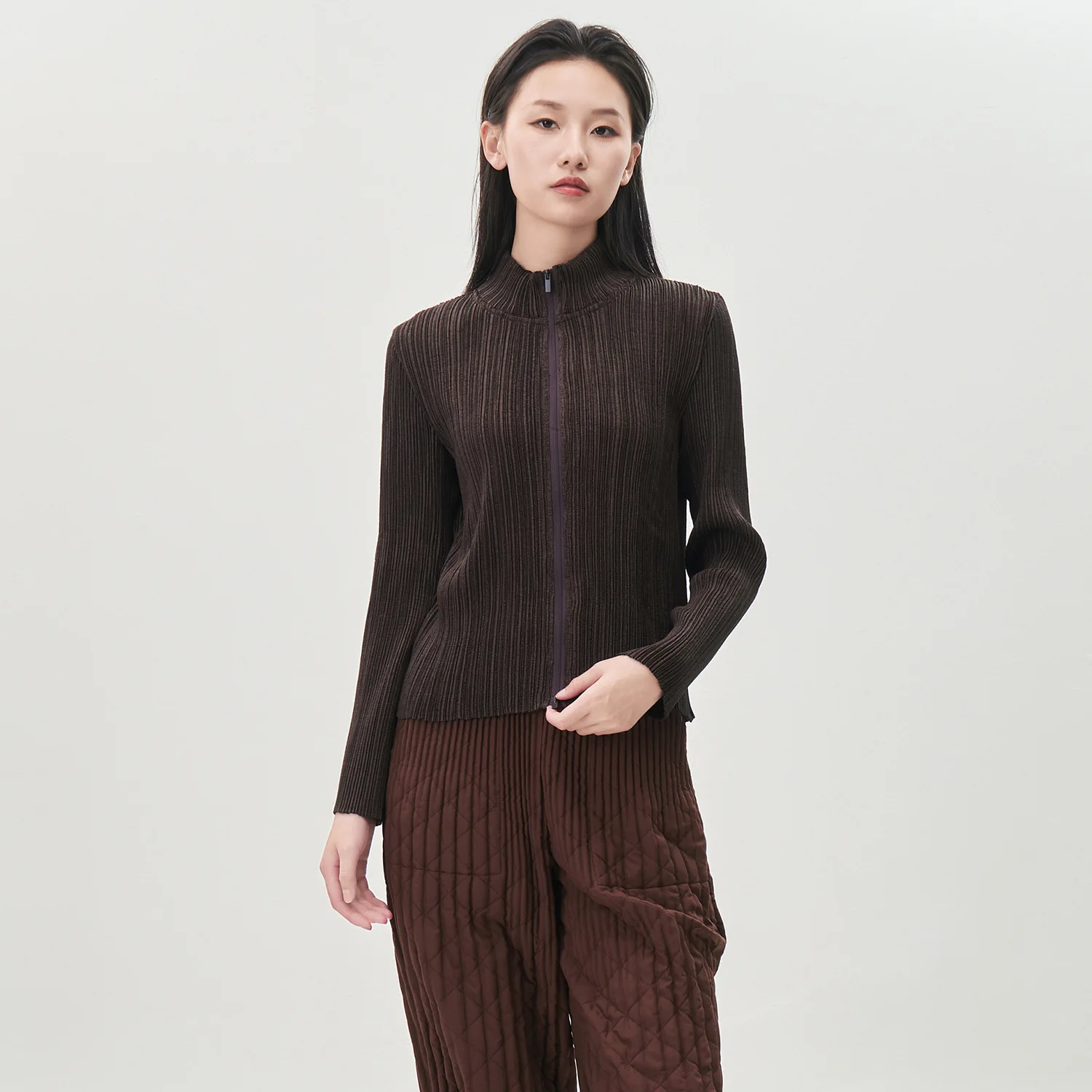 2025 Women Coat Autumn/Winter New Arrival Vintage Cocoa Brown Loose-Fit Stretch Zip-Up Long-Sleeved Fashion Versatile Jacket
2025 Women Coat Autumn/Winter New Arrival Vintage Cocoa Brown Loose-Fit Stretch Zip-Up Long-Sleeved Fashion Versatile Jacket