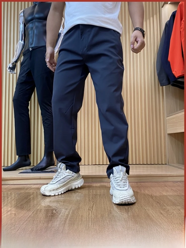 Мужские повседневные брюки из мягкой шерсти с внутренней стороны, ветрозащитная водоотталкивающая удобная прямая штанина, модная городская нейлоновая ткань
Мужские повседневные брюки из мягкой шерсти с внутренней стороны, ветрозащитная водоотталкивающая удобная прямая штанина, модная городская нейлоновая ткань