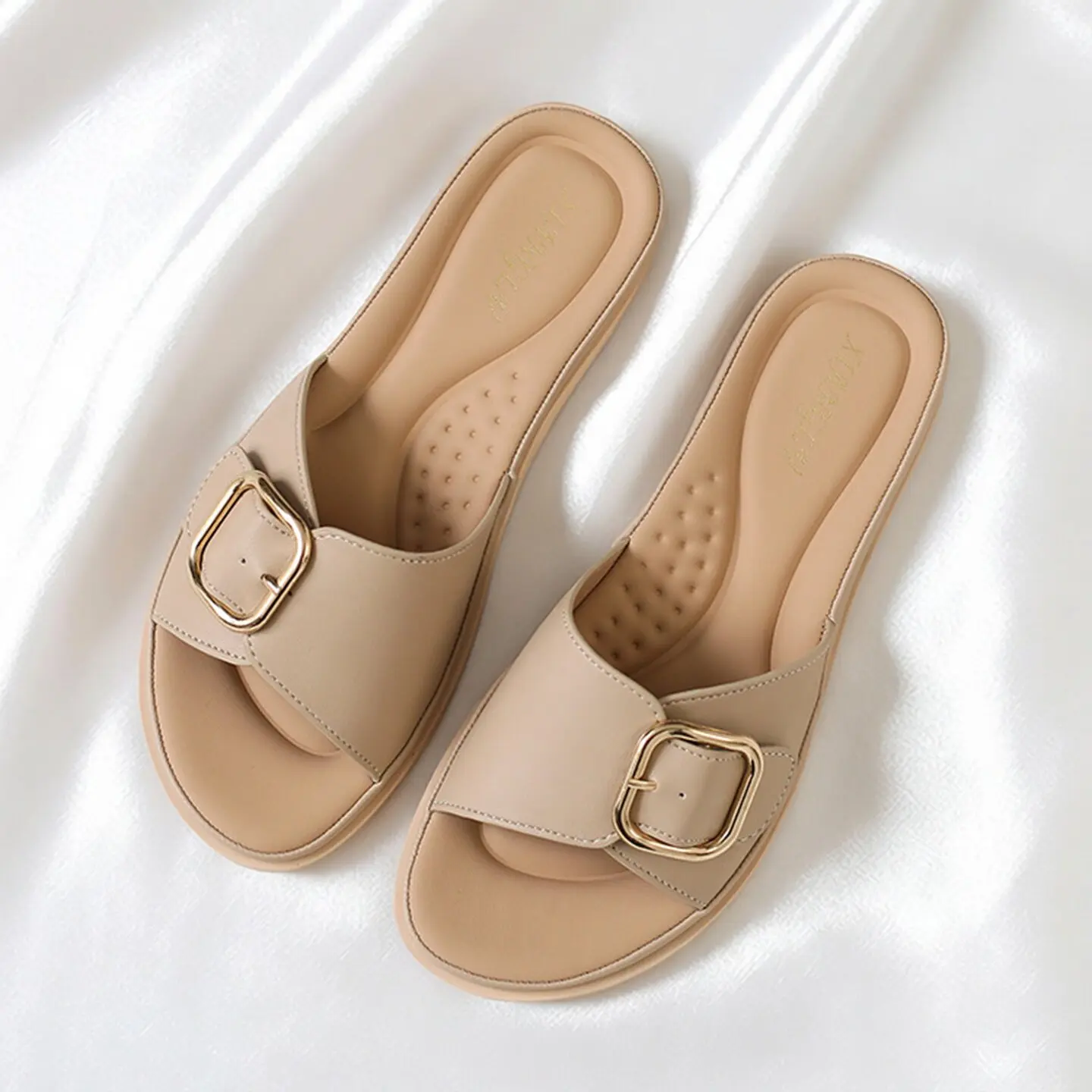 Retro Brand Designer 2026 Summer Casual Metal Women Lightweight Non-Slip Beach Flat Slippers Casual Elegant Soft sole shoes
Retro Brand Designer 2026 Summer Casual Metal Women Lightweight Non-Slip Beach Flat Slippers Casual Elegant Soft sole shoes