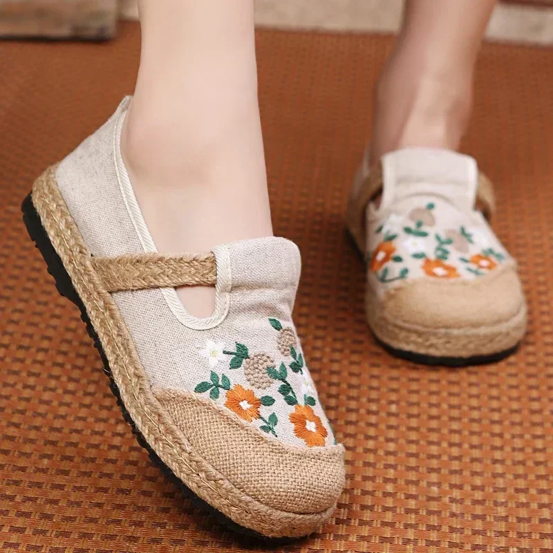 Новинка 2024 года, весенняя женская обувь на плоском каблуке с низким берцем и вышивкой, женская обувь в литературном этническом стиле, льняная повседневная обувь
Новинка 2024 года, весенняя женская обувь на плоском каблуке с низким берцем и вышивкой, женская обувь в литературном этническом стиле, льняная повседневная обувь