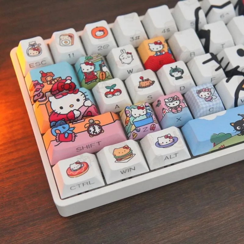 Sanrio Hello Kitty с боковой гравировкой, полупрозрачный PBT, термосублимационный ремесленный колпачок с изображением котенка и кошки, подарок на день рождения для девочек
Sanrio Hello Kitty с боковой гравировкой, полупрозрачный PBT, термосублимационный ремесленный колпачок с изображением котенка и кошки, подарок на день рождения для девочек