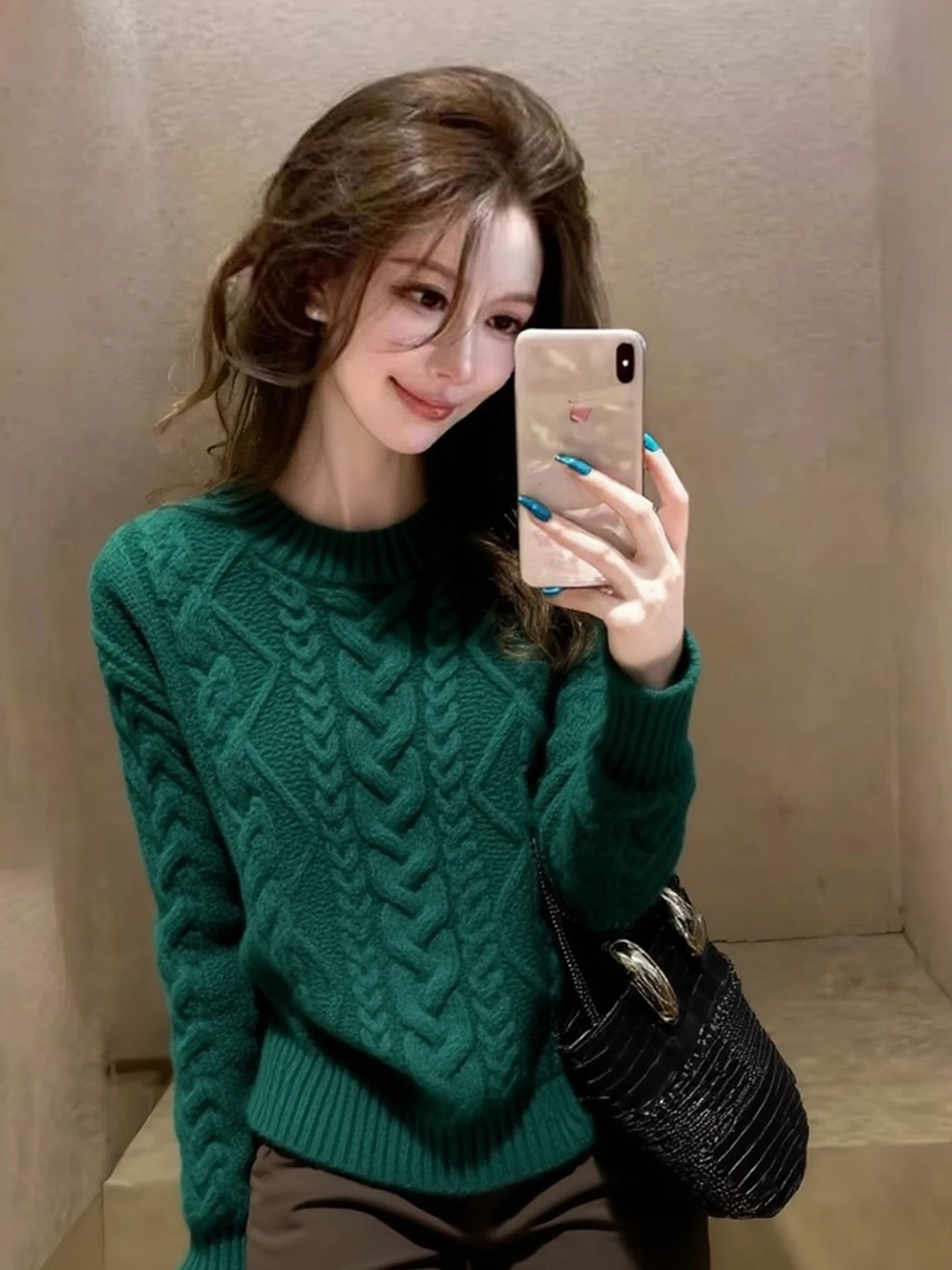 Retro Green Long Sleeve Korean Style Knitted Sweater Warm Commute Spring Fashion Overhead High-End Feeling Women's Top
Retro Green Long Sleeve Korean Style Knitted Sweater Warm Commute Spring Fashion Overhead High-End Feeling Women's Top