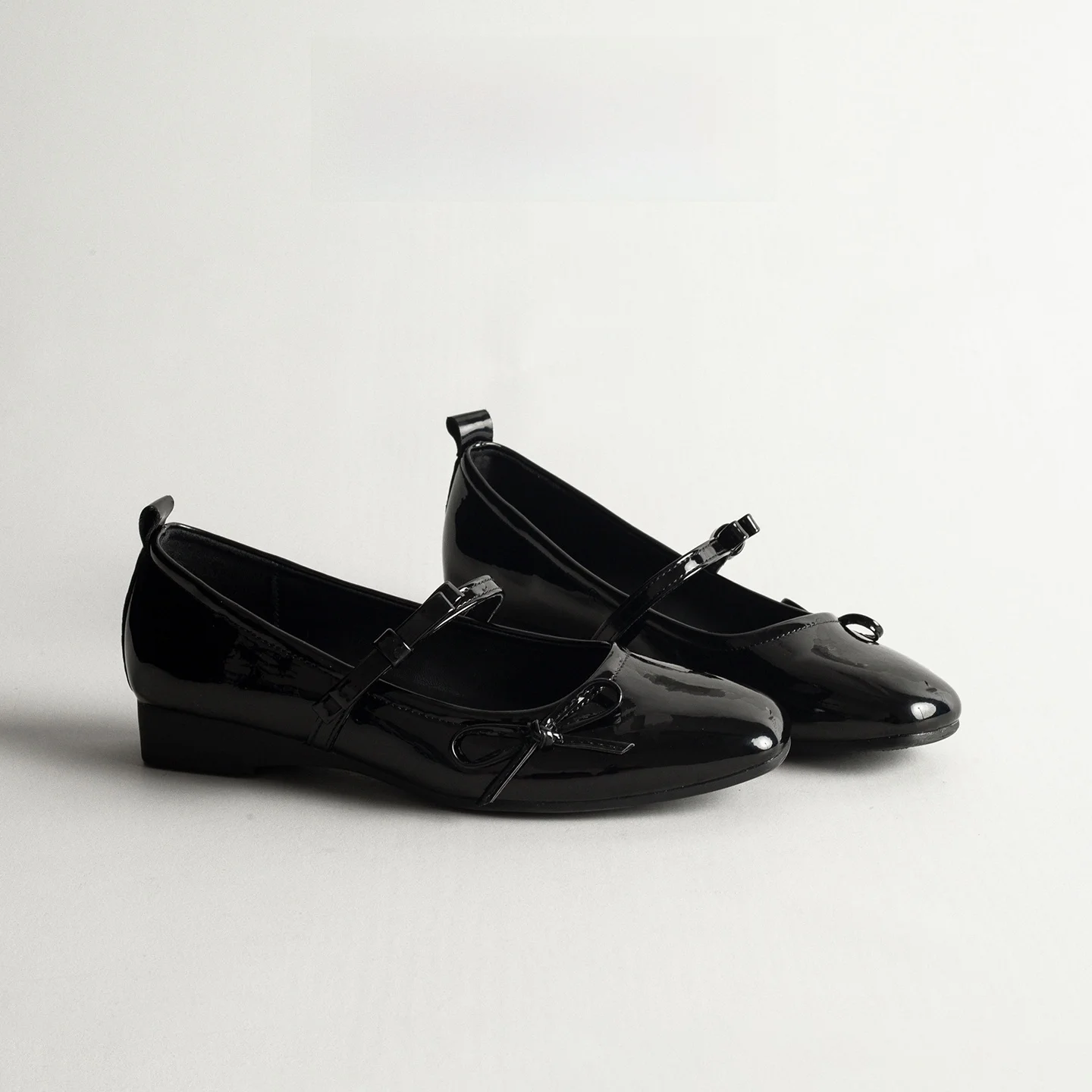 Leather Mary Jane Shoes Women's Versatile Buckle Knot Square Head Thick Heel Light Mouth Single Shoes Retro Style
Leather Mary Jane Shoes Women's Versatile Buckle Knot Square Head Thick Heel Light Mouth Single Shoes Retro Style