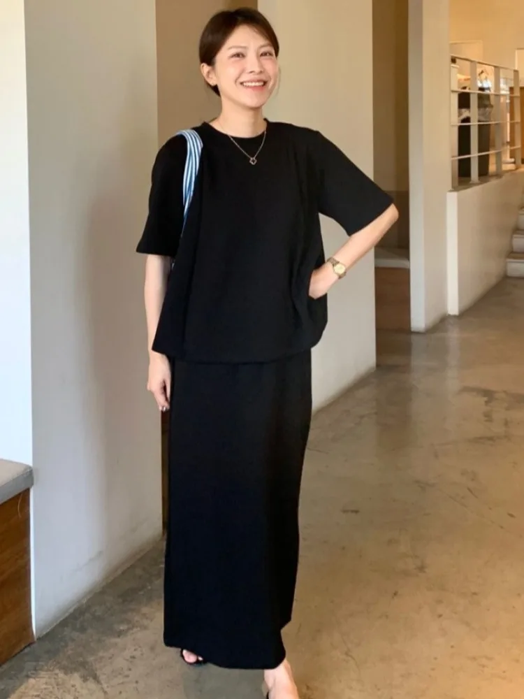 Summer New Casual Loose Short Sleeve Top Half-length Skirt Set Simple Design Back Slit Style Comfortable Spring Autumn Wear
Summer New Casual Loose Short Sleeve Top Half-length Skirt Set Simple Design Back Slit Style Comfortable Spring Autumn Wear