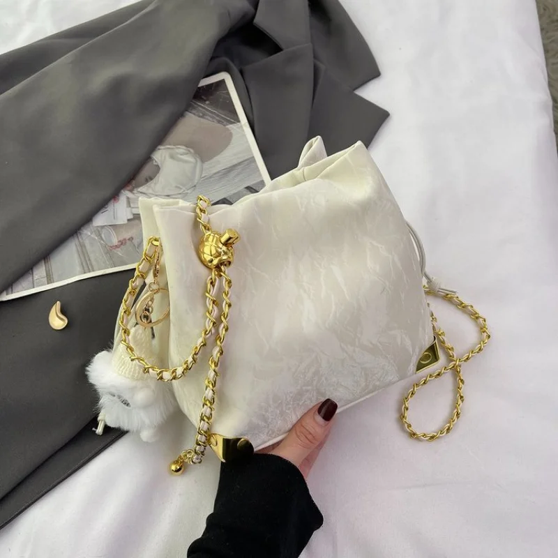 2025 New High-end Luxury Brand Ladies Leather Tote Bag Famous Designer Elegant Simple Paris
2025 New High-end Luxury Brand Ladies Leather Tote Bag Famous Designer Elegant Simple Paris