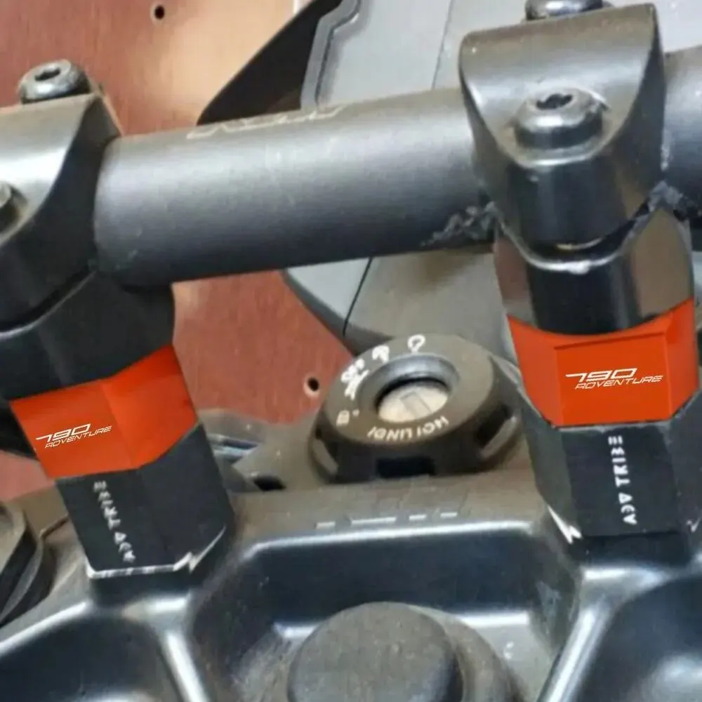 For 390 790 890 1090 1190 ADVENTURE 790 Adventure R S 1290 Super Duke GT Handlebar Riser Handle Bar Clamp Mount Extend Adapter
For 390 790 890 1090 1190 ADVENTURE 790 Adventure R S 1290 Super Duke GT Handlebar Riser Handle Bar Clamp Mount Extend Adapter