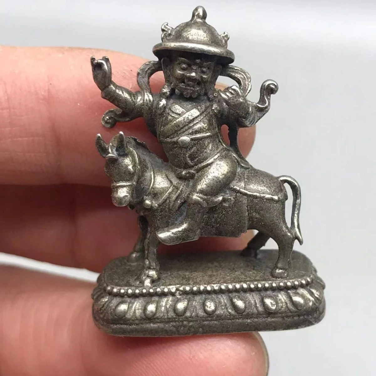 Tibetan Buddhism Antique Solid Bronze Protector Deity Bronze Buddha Statue Ornament Nice Art Work
Tibetan Buddhism Antique Solid Bronze Protector Deity Bronze Buddha Statue Ornament Nice Art Work