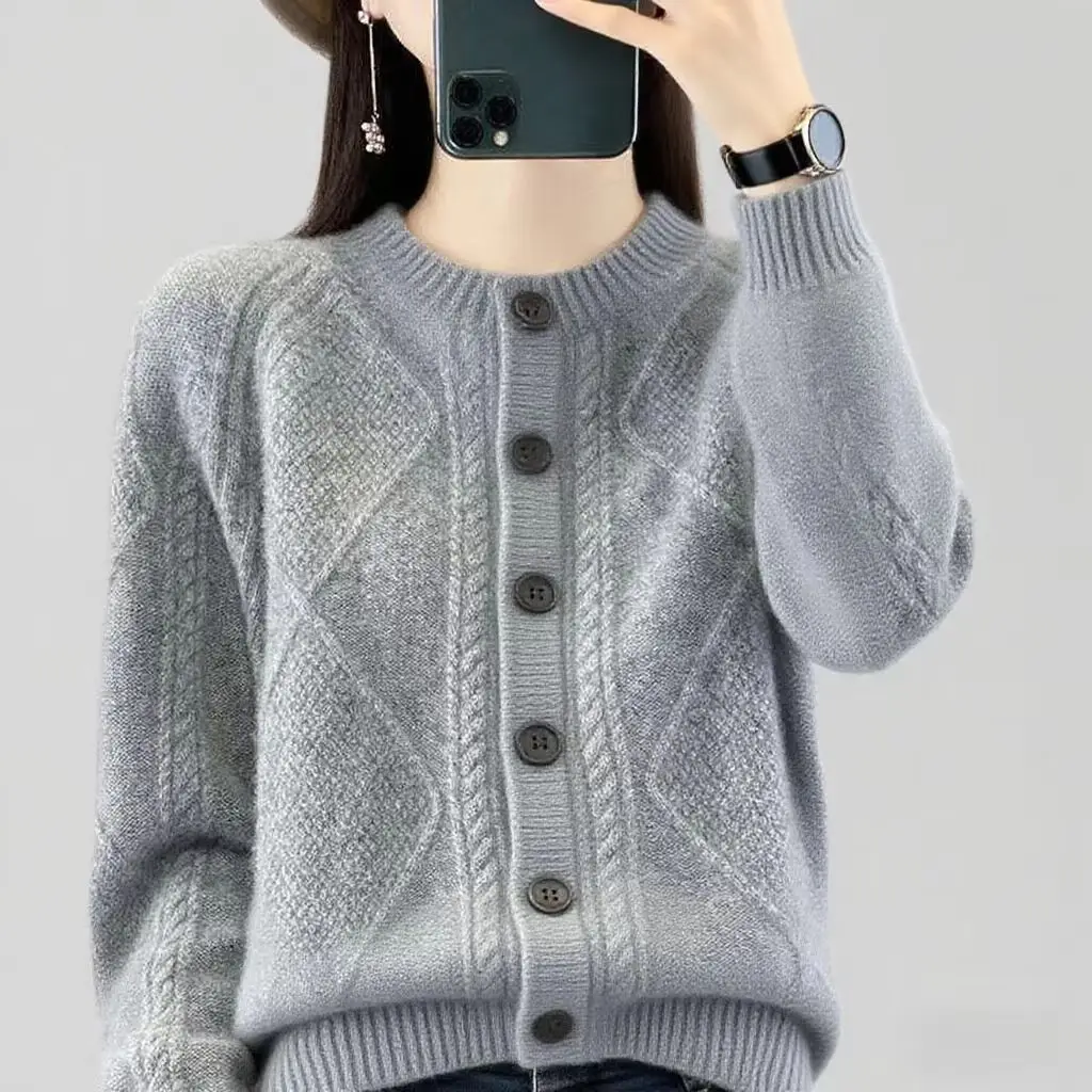 Women Fashion 100% Merino Wool Lazy Style Design Sense Solid Color knitted Cardigan Cashmere Long Sleeves Warm Clothing Top
Women Fashion 100% Merino Wool Lazy Style Design Sense Solid Color knitted Cardigan Cashmere Long Sleeves Warm Clothing Top