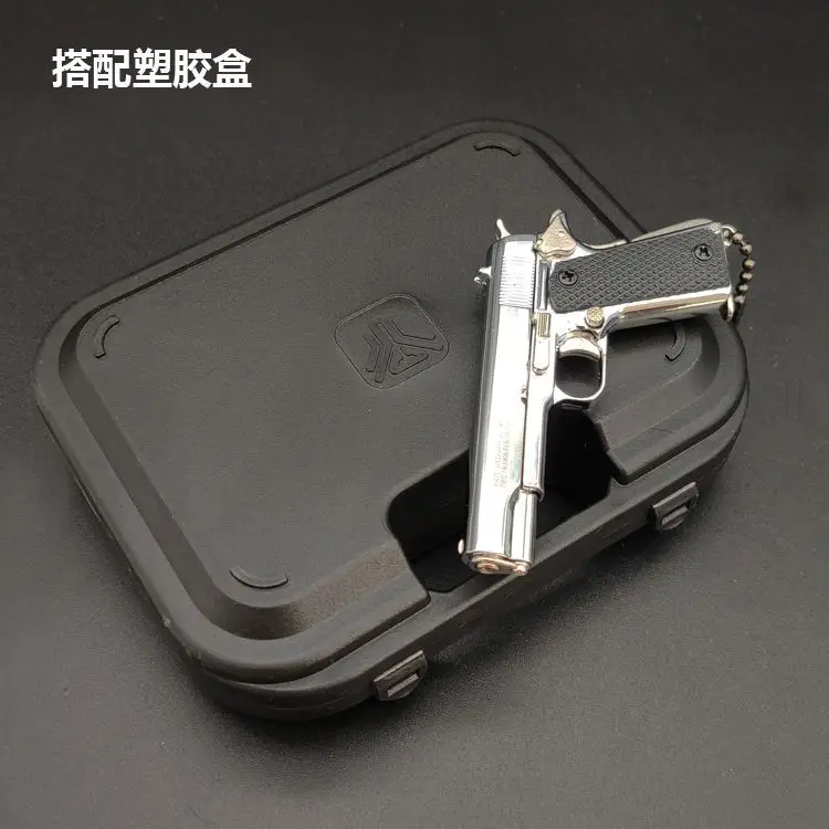 Yingtu 1:3 Metal Gun Model Pendant, Colt 1911 Model Alloy Keychain Chicken Toy Boy Gift
Yingtu 1:3 Metal Gun Model Pendant, Colt 1911 Model Alloy Keychain Chicken Toy Boy Gift