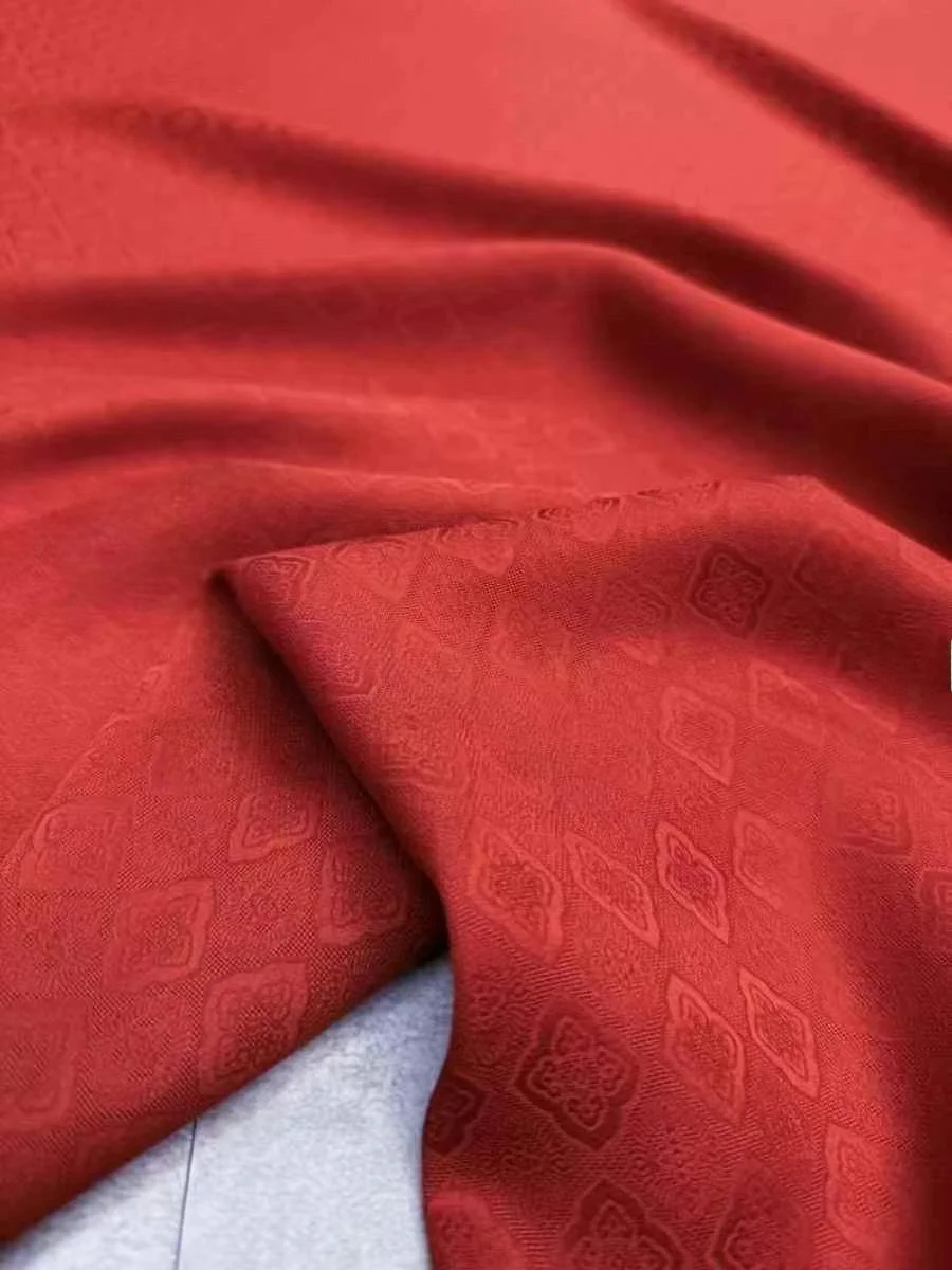 Новая летняя оранжевая перфорированная ткань из шелка с узором «Красное облако» для топов и ципао, традиционная китайская ткань для домашней одежды.
Новая летняя оранжевая перфорированная ткань из шелка с узором «Красное облако» для топов и ципао, традиционная китайская ткань для домашней одежды.