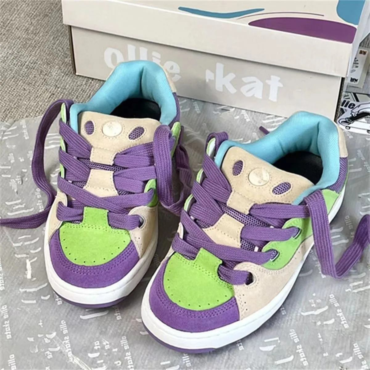 New Women's Casual Breathable Versatile Sports Skateboard Shoes Spliced Bread Shoes
New Women's Casual Breathable Versatile Sports Skateboard Shoes Spliced Bread Shoes