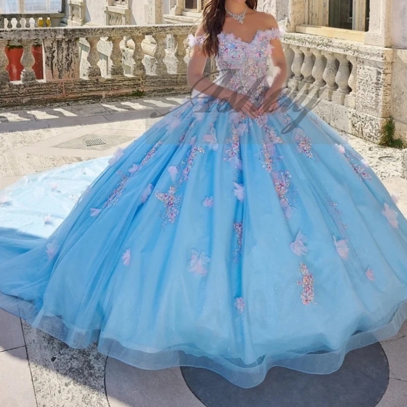Голубое платье Quinceanera по индивидуальному заказу, бальное платье с цветочной аппликацией, на шнуровке, с скользящим шлейфом, платье для выпускного вечера, дня рождения, театрализованная одежда
Голубое платье Quinceanera по индивидуальному заказу, бальное платье с цветочной аппликацией, на шнуровке, с скользящим шлейфом, платье для выпускного вечера, дня рождения, театрализованная одежда