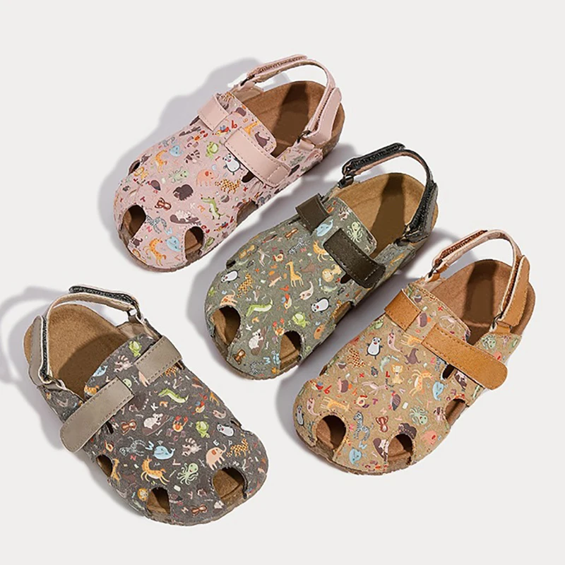 Летние детские сандалии в стиле ретро, повседневные сандалии с мягкой подошвой для маленьких мальчиков и девочек, детская пляжная обувь с мультяшным принтом
Летние детские сандалии в стиле ретро, повседневные сандалии с мягкой подошвой для маленьких мальчиков и девочек, детская пляжная обувь с мультяшным принтом