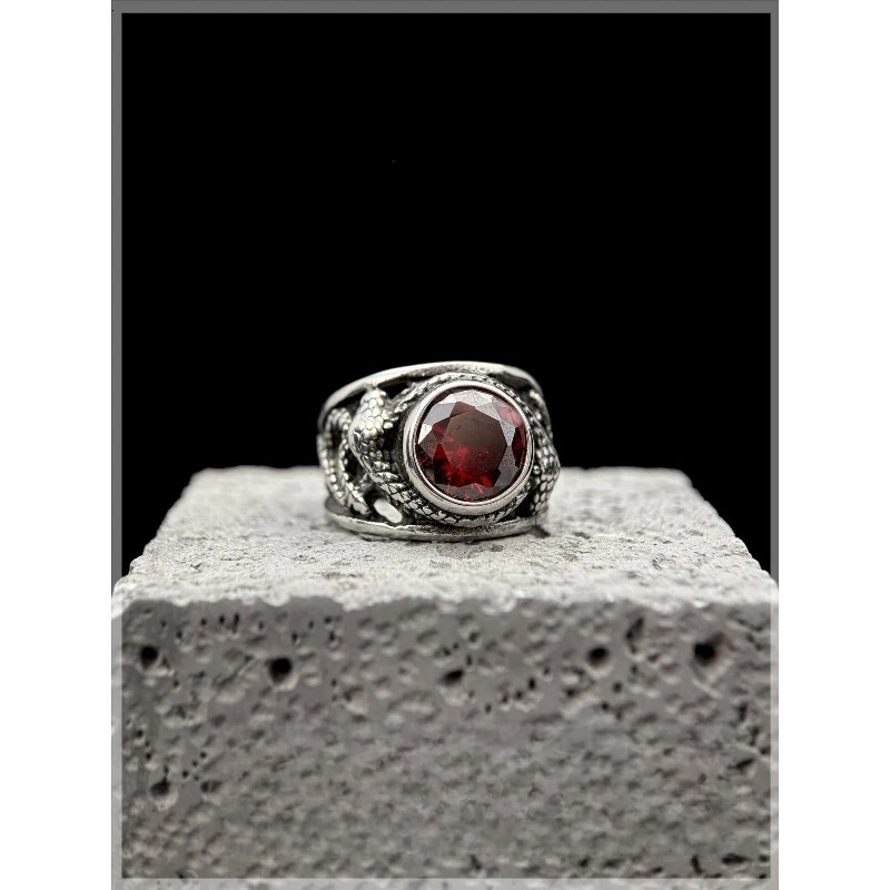 Gemstone Snake Ring Men's Niche Design Light Luxury High Sense Goth Tail Ring Retro Jewelry Large Size Ring
Gemstone Snake Ring Men's Niche Design Light Luxury High Sense Goth Tail Ring Retro Jewelry Large Size Ring