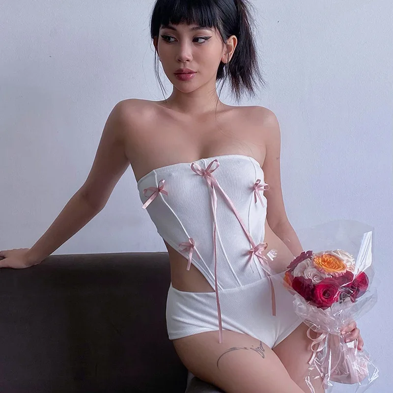 Dr Hollow out Color Blo Bustier Swimsuit with Bow Tie Decoration High Waist ort Pants Polyester
Dr Hollow out Color Blo Bustier Swimsuit with Bow Tie Decoration High Waist ort Pants Polyester