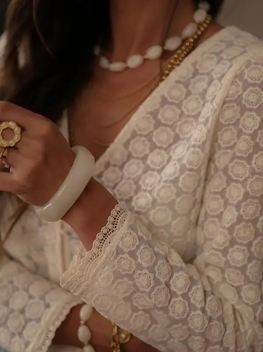 2023 весна/лето, новая модная сетчатая рубашка с длинными рукавами, тонкая короткая верхняя рубашка с v-образным вырезом, женская одежда
2023 весна/лето, новая модная сетчатая рубашка с длинными рукавами, тонкая короткая верхняя рубашка с v-образным вырезом, женская одежда