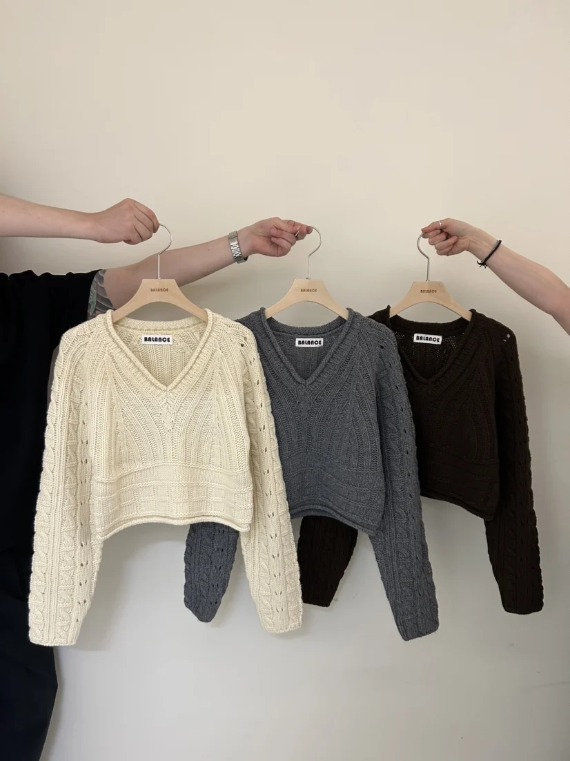 Faionable V-Ne Long Sve ort Knitted Sweater Women's Clothing Autumn New Sle Dongda Gate Mixed Texture Cotton Wool
Faionable V-Ne Long Sve ort Knitted Sweater Women's Clothing Autumn New Sle Dongda Gate Mixed Texture Cotton Wool