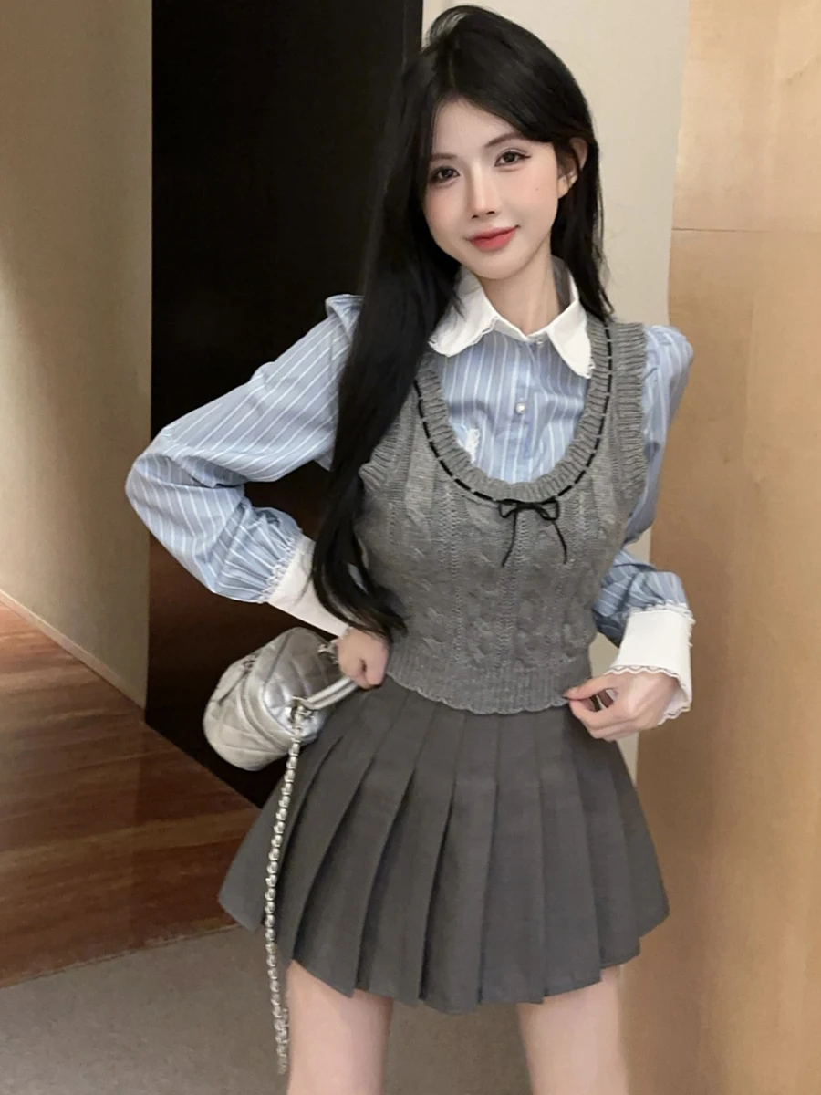 Sweet Retro Knitted Vest Top Overlap Striped Shirt Pleated Short Skirt JK Uniform Set College Style Fashion Women's Three-Pie...
Sweet Retro Knitted Vest Top Overlap Striped Shirt Pleated Short Skirt JK Uniform Set College Style Fashion Women's Three-Pie...