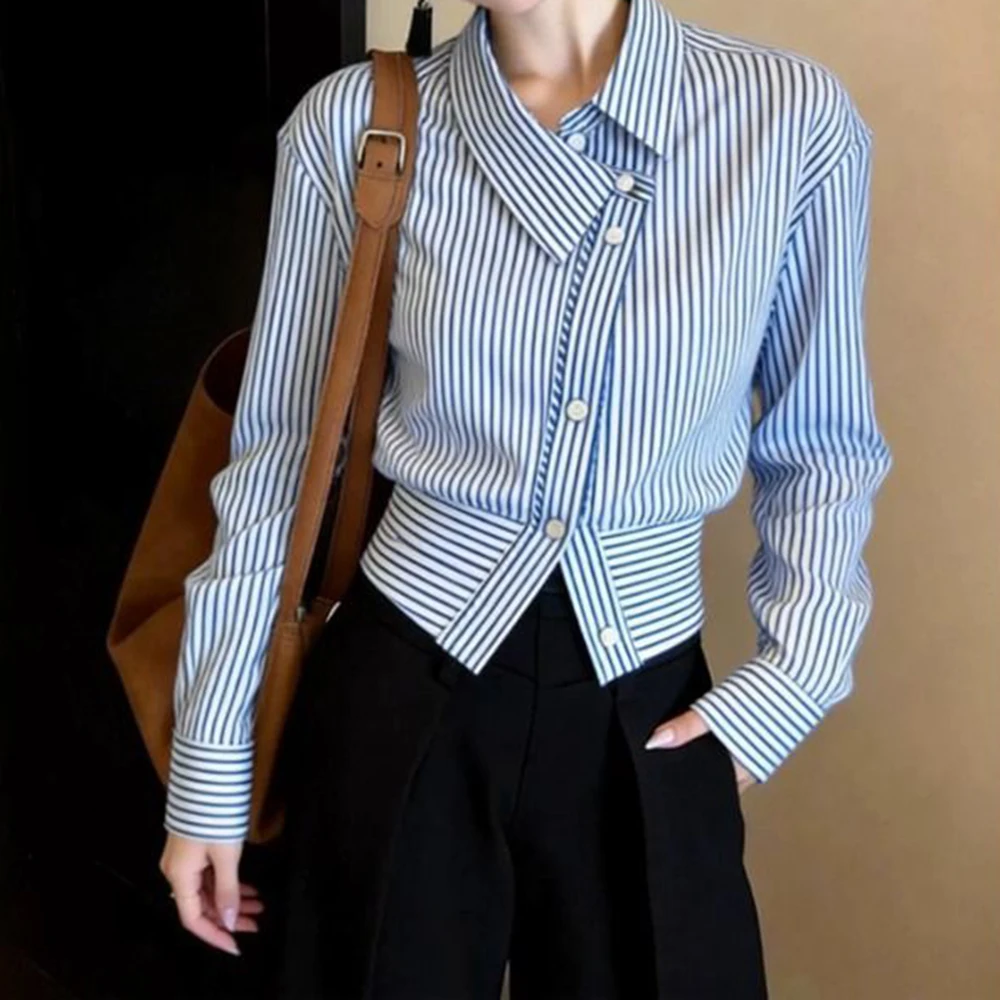 French high-end blue striped shirt women's spring 2026 new temperament age-reducing versatile light luxury top
French high-end blue striped shirt women's spring 2026 new temperament age-reducing versatile light luxury top