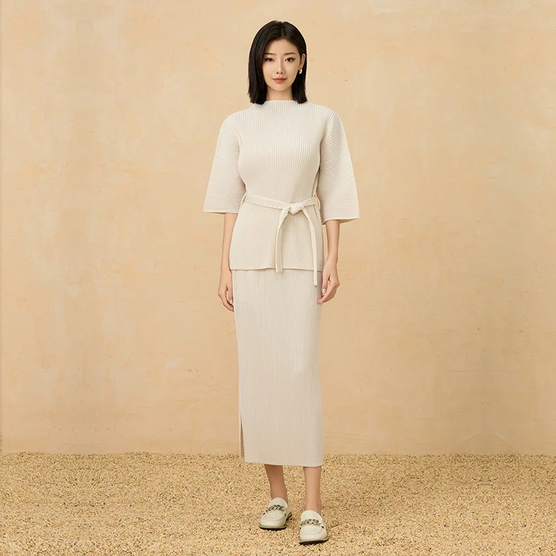 Модный костюм Miyake, весна-лето 2021, новый свитер с полувысоким воротником и свободным галстуком, простой ретро-темпераментный комплект с полуюбкой, юбка 
Модный костюм Miyake, весна-лето 2021, новый свитер с полувысоким воротником и свободным галстуком, простой ретро-темпераментный комплект с полуюбкой, юбка