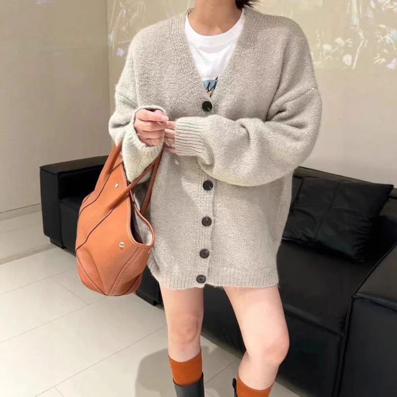 Lazy Style Long Sleeve Knitted Cardigan Women, Autumn And Winter Vintage Simple Mid-Length Versatile Sweater Coat
Lazy Style Long Sleeve Knitted Cardigan Women, Autumn And Winter Vintage Simple Mid-Length Versatile Sweater Coat
