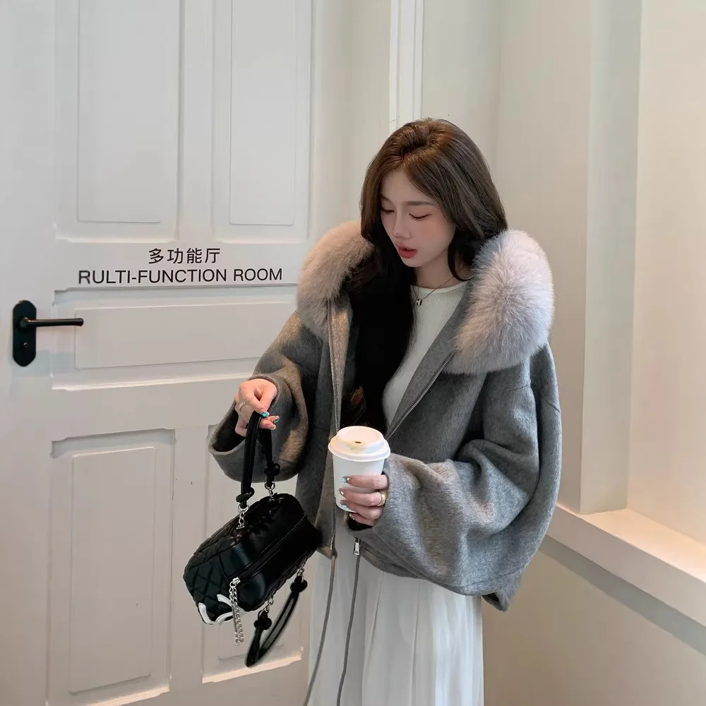 Hot Selling Fashion Winter New Double-sided Cashmere Coat Hooded Fox Fur Collar Wool Cloak Fur Coat For Women
Hot Selling Fashion Winter New Double-sided Cashmere Coat Hooded Fox Fur Collar Wool Cloak Fur Coat For Women
