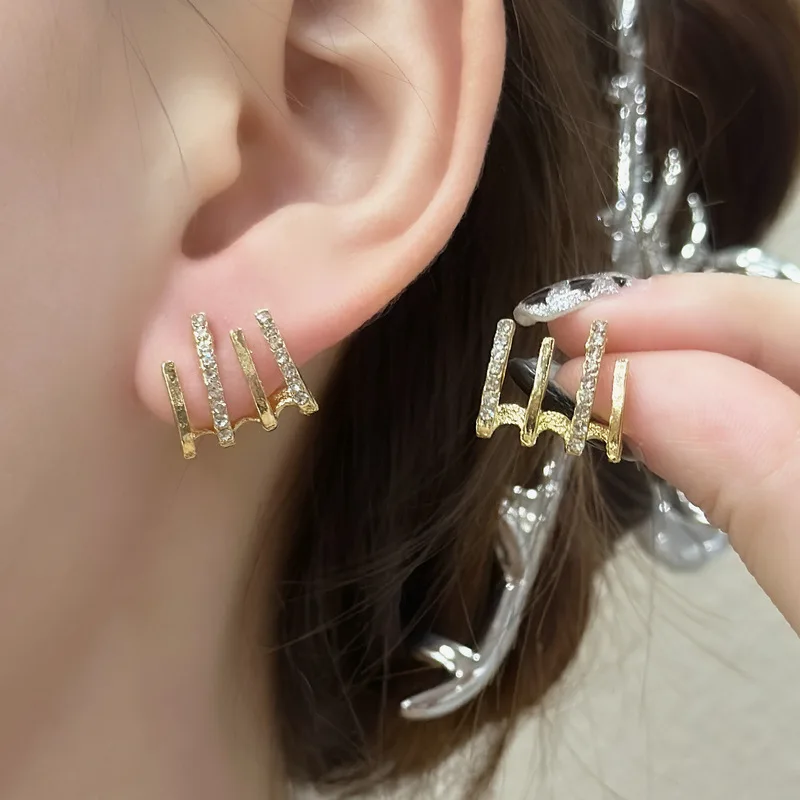 2025 New Fashion Exquisite Rhinestone Decor Ear Cuff earring for Woman Arrival Christmas Gift stud Earrings Women Earrings
2025 New Fashion Exquisite Rhinestone Decor Ear Cuff earring for Woman Arrival Christmas Gift stud Earrings Women Earrings