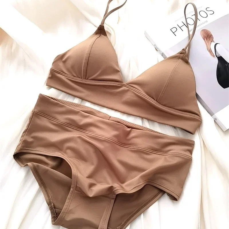 French Triangle Cup Bra Set Comfortable Seamless Women Underwear Sexy Deep V Push Up Brassiere and Panties Set Backless Lingerie
French Triangle Cup Bra Set Comfortable Seamless Women Underwear Sexy Deep V Push Up Brassiere and Panties Set Backless Lingerie