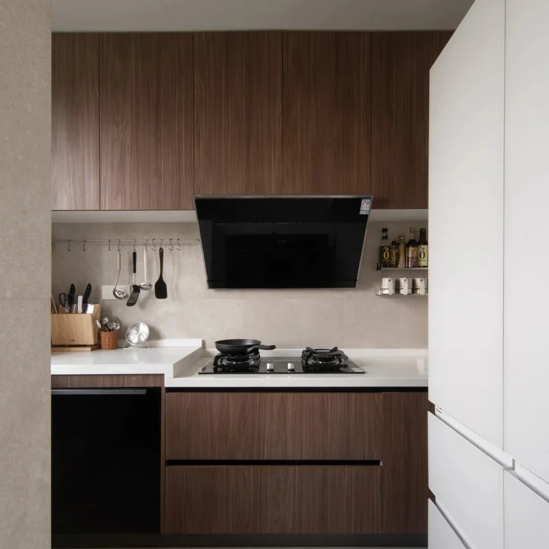 %Modern Luxury Pine Wood Grain Custom Kitchen Cabinets Water Resistant Multi-Functional Custom Color Custom Size
%Modern Luxury Pine Wood Grain Custom Kitchen Cabinets Water Resistant Multi-Functional Custom Color Custom Size