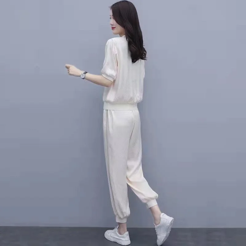 Women's Tracksuit 2022 New Spring And Summer Casual Suit Fashion Korean Ice Silk Plus Size Clothing Corp Top Pants Two Piece Set
Women's Tracksuit 2022 New Spring And Summer Casual Suit Fashion Korean Ice Silk Plus Size Clothing Corp Top Pants Two Piece Set