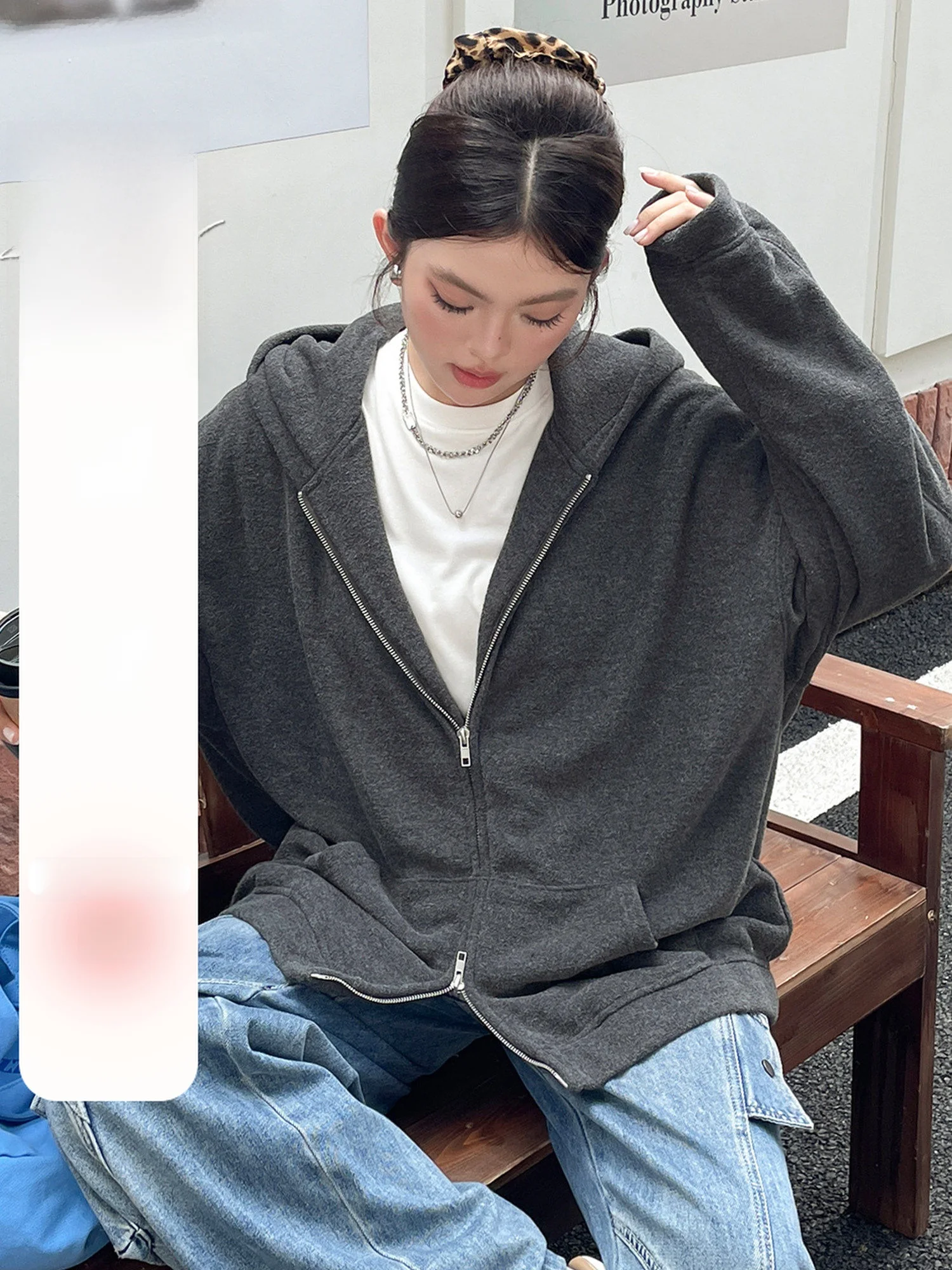 Новая женская толстовка-кардиган на молнии большого размера 2025 года, свободная, в стиле оверсайз, с длинным рукавом, для студентов и пар
Новая женская толстовка-кардиган на молнии большого размера 2025 года, свободная, в стиле оверсайз, с длинным рукавом, для студентов и пар