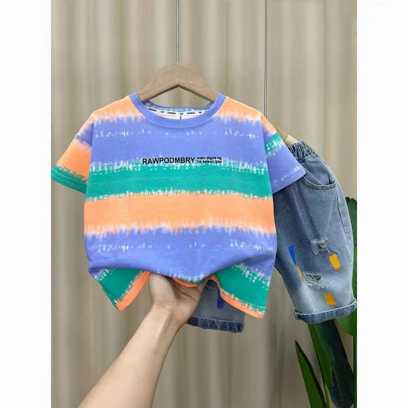 Boys' Summer Set Children's New Cotton T-shirt Boys' Baby Fashion Shirt Jeans Two Piece Set
Boys' Summer Set Children's New Cotton T-shirt Boys' Baby Fashion Shirt Jeans Two Piece Set