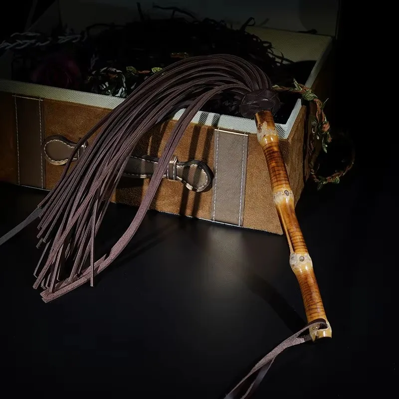 Кнут для верховой езды из натуральной кожи с бамбуковой ручкой 50 см, плетка для конного спорта
Кнут для верховой езды из натуральной кожи с бамбуковой ручкой 50 см, плетка для конного спорта