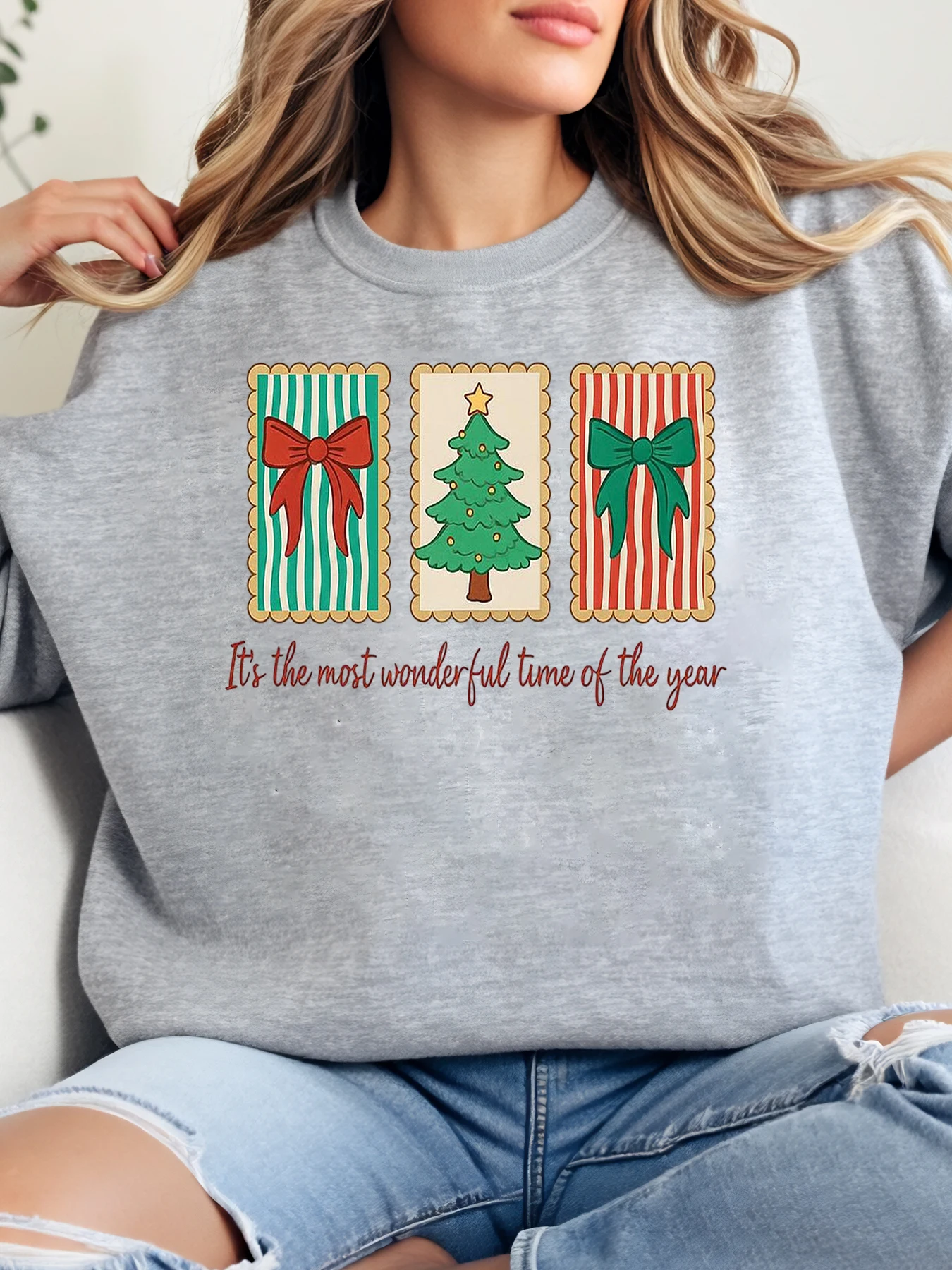 Праздничный свитер с принтом рождественской елки и банта, женский повседневный топ, одежда для рождественской вечеринки, серый, больших размеров
Праздничный свитер с принтом рождественской елки и банта, женский повседневный топ, одежда для рождественской вечеринки, серый, больших размеров