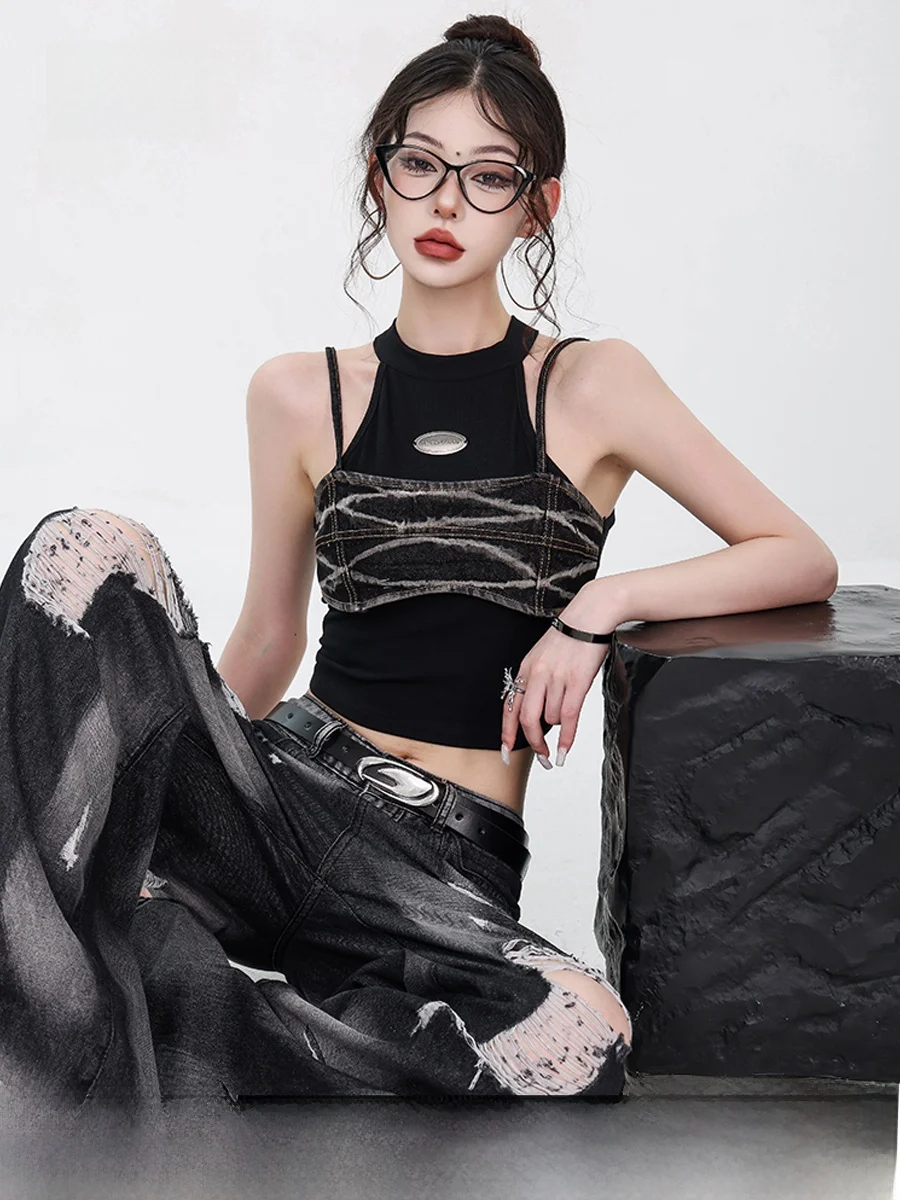 Летний новый женский укороченный топ-жилет на бретельках, облегающий, с эффектом двухслойности, модный тренд
Летний новый женский укороченный топ-жилет на бретельках, облегающий, с эффектом двухслойности, модный тренд