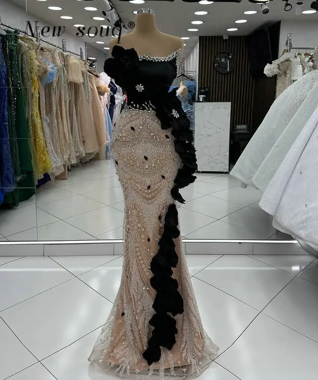 Contrast Color Black & Champagne Strapless Evening Dresses Customized Crystals 3D Flowers Long Mermaid Party Gowns for A Wedding
Contrast Color Black & Champagne Strapless Evening Dresses Customized Crystals 3D Flowers Long Mermaid Party Gowns for A Wedding