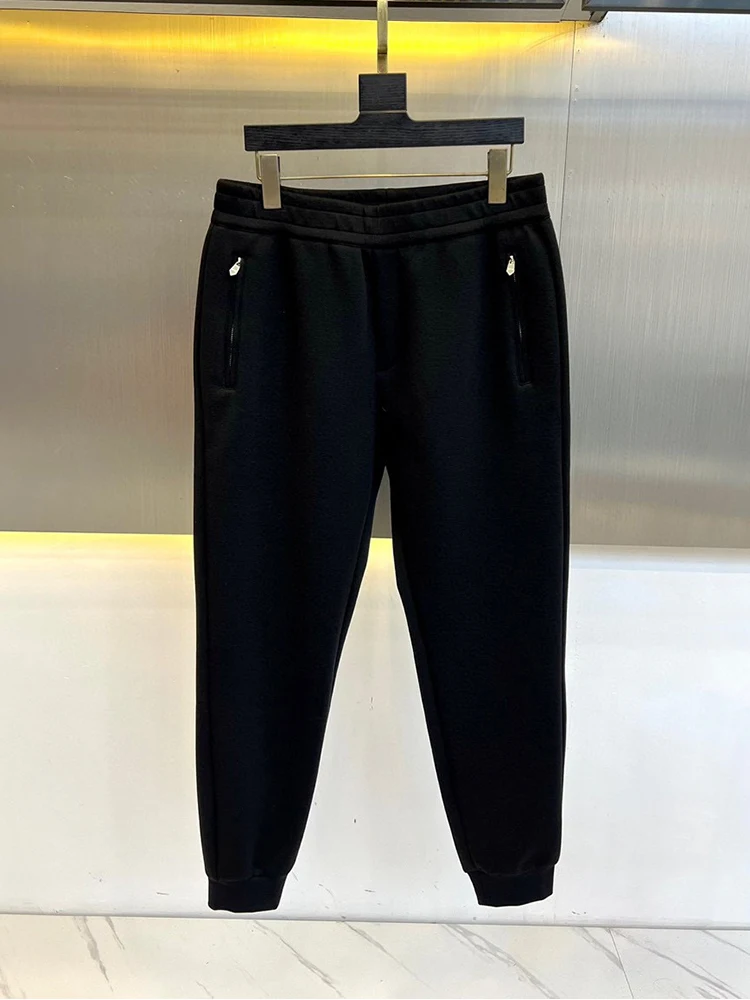 New warm and comfortable high-end autumn and winter new men's thickened wool air layer leisure sports sweatpants
New warm and comfortable high-end autumn and winter new men's thickened wool air layer leisure sports sweatpants