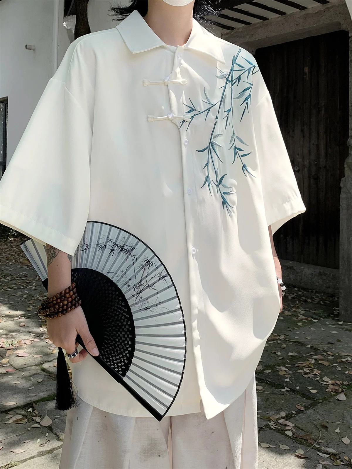 New Chinese Sle Heavy Button ort Sve Men's irt Loose High End Feeling Embroidery Tang Costume Dao Pao Casual irt
New Chinese Sle Heavy Button ort Sve Men's irt Loose High End Feeling Embroidery Tang Costume Dao Pao Casual irt