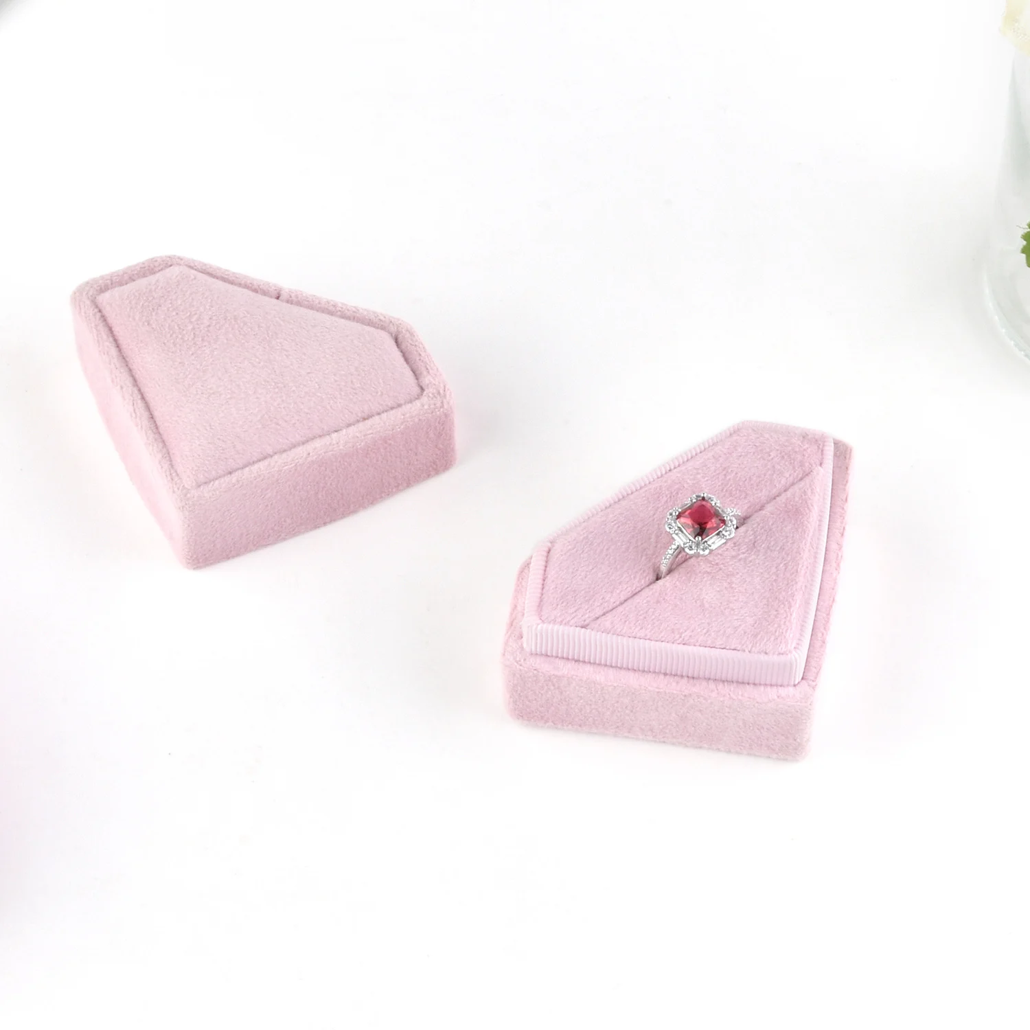 Velvet Ring Packaging Box Bulk Pink Women Fashion Ring Display Box Custom Own Logo Jewelry Ring Box
Velvet Ring Packaging Box Bulk Pink Women Fashion Ring Display Box Custom Own Logo Jewelry Ring Box